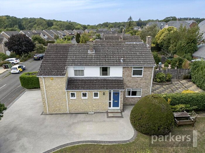 4 Bedroom Detached House For Sale In Cranbrook Drive, Kennington, Oxford, Oxfordshire, OX1