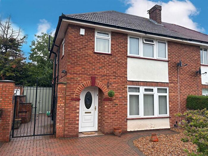 3 Bedroom Semi-Detached House For Sale In Cherry Avenue, Slough, SL3