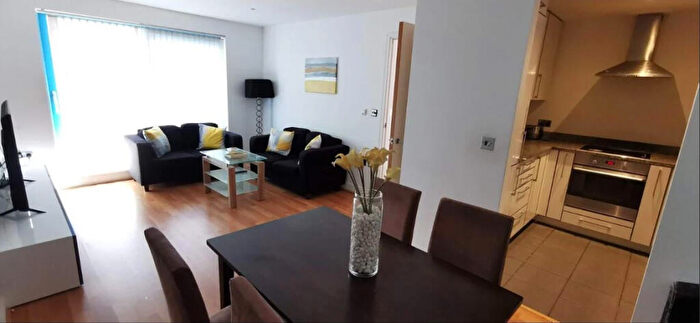3 Bedroom Apartment To Rent In Western Gateway, E16