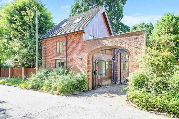 3 Bedroom Cottage To Rent In Popes Lane, Wolverhampton, West Midlands, WV6