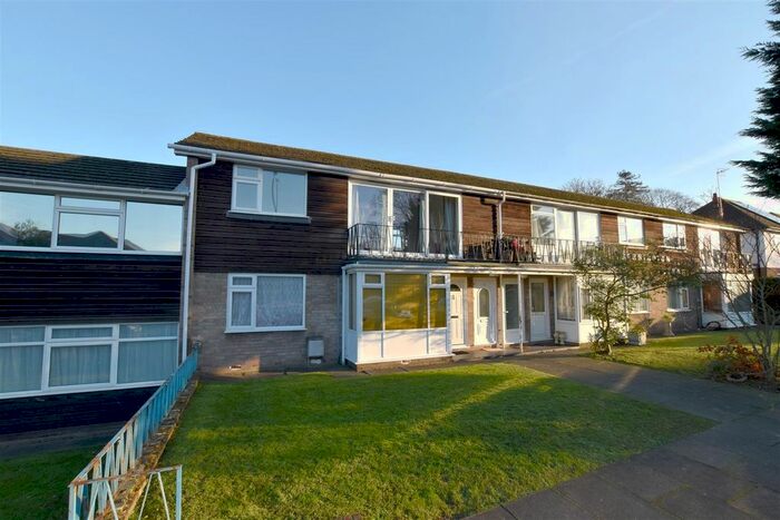 2 Bedroom Property To Rent In London Road, Redhill, RH1