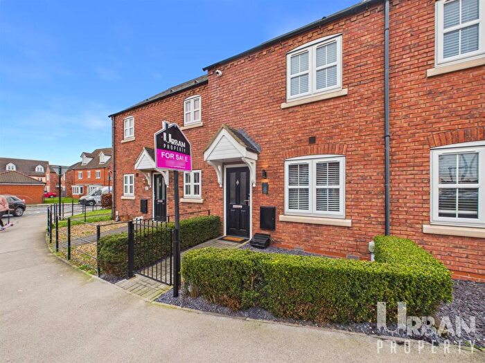 2 Bedroom House For Sale In School Lane, Kingswood, Hull, HU7