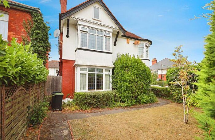 6 Bedroom Detached House To Rent In Detached Student House With Two Bathrooms - Fitzharris Avenue, Winton, BH9