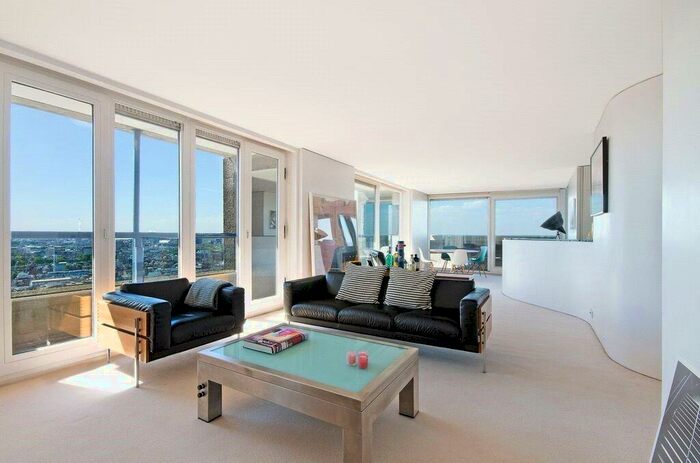 2 Bedroom Apartment To Rent In Barbican, London, EC2Y