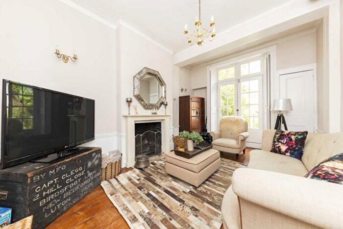 5 Bedroom Terraced House To Rent In Bow Road, Mile End, E3