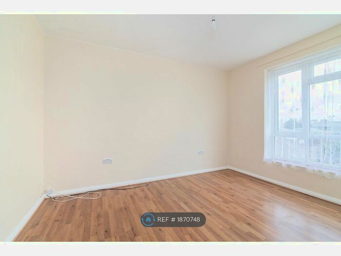 1 Bedroom Flat To Rent In Darwin Court, London, E13