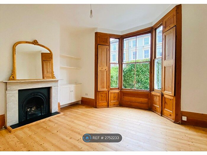 2 Bedroom Flat To Rent In Lauriston Road, London, E9