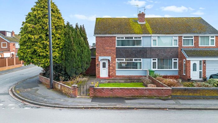 3 Bedroom Semi Detached House For Sale In Kenilworth Drive, Padgate, WA1