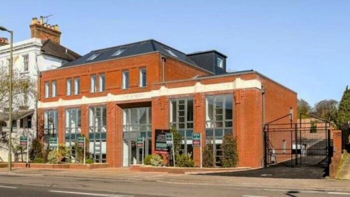 1 Bedroom Flat To Rent In East Street, Farnham, GU9