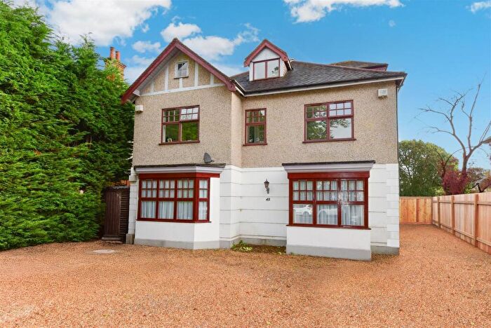 1 Bedroom Apartment To Rent In Hersham Road, Walton-On-Thames, KT12