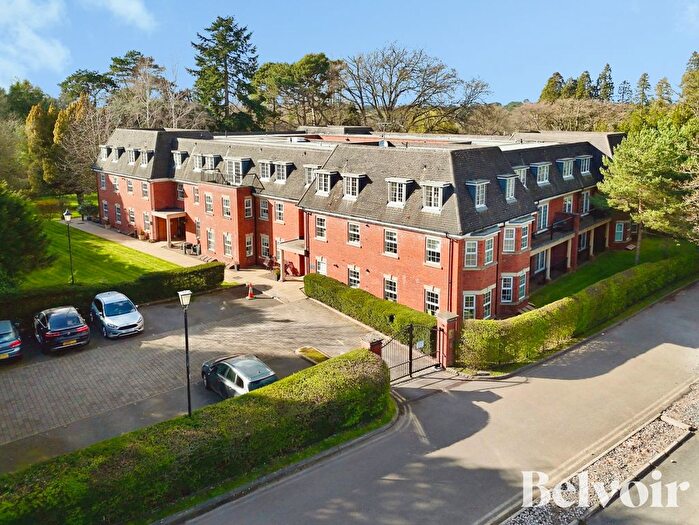 2 Bedroom Flat For Sale In Castlecroft Road, Castlecroft, Wolverhampton, WV3