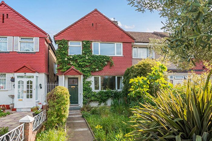 3 Bedroom Semi Detached House For Sale In Sevenoaks Road, Crofton Park, London, SE4