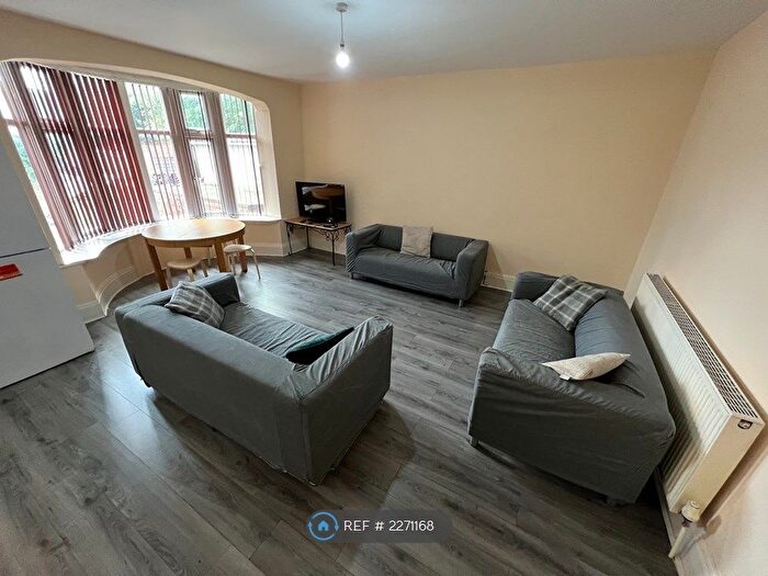 11 Bedroom Semi-Detached House To Rent In Egerton Road, Manchester, M14