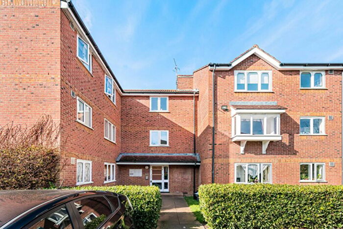 1 Bedroom House For Sale In Brindley Close, Wembley, HA0