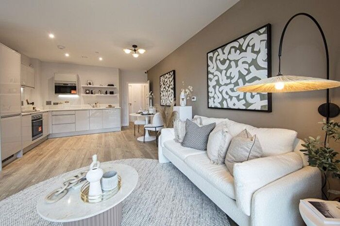 1 Bedroom Flat For Sale In Albert Road, East Barnet, Barnet, EN4