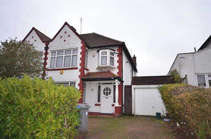 6 Bedroom Semi Detached House For Sale In Park Chase, Wembley Park, Middlesex, HA9