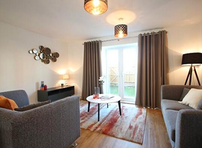 4 Bedroom House To Rent In Rookfield Road, The Green, RH12