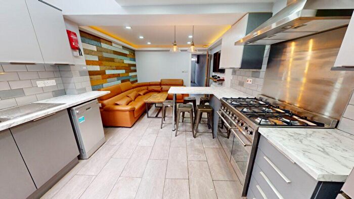 5 Bedroom House To Rent In Exeter Road, Selly Oak, Birmingham, B29