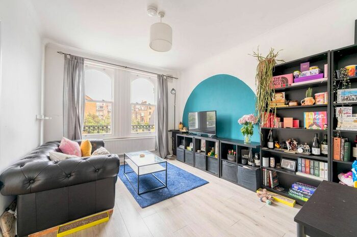 1 Bedroom Flat To Rent In Talgarth Road, Barons Court, London, W14