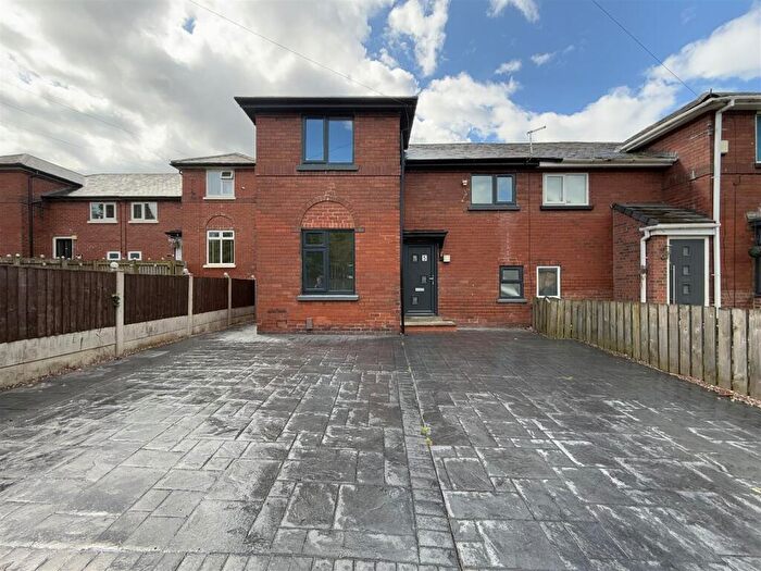 3 Bedroom House For Sale In Saxon Avenue, Dukinfield, SK16