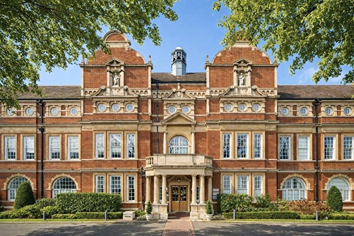 1 Bedroom Flat For Sale In Forfar Road, Battersea, SW11