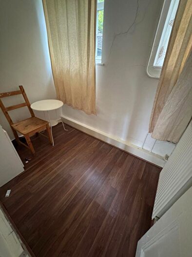 2 Bedroom Flat To Rent In Addison Way, London, NW11