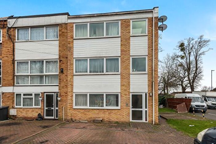 1 Bedroom Apartment To Rent In Slough, Berkshire, SL3