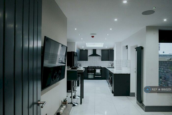 6 Bedroom Terraced House To Rent In Adelaide Road, Kensington, Liverpool, L7