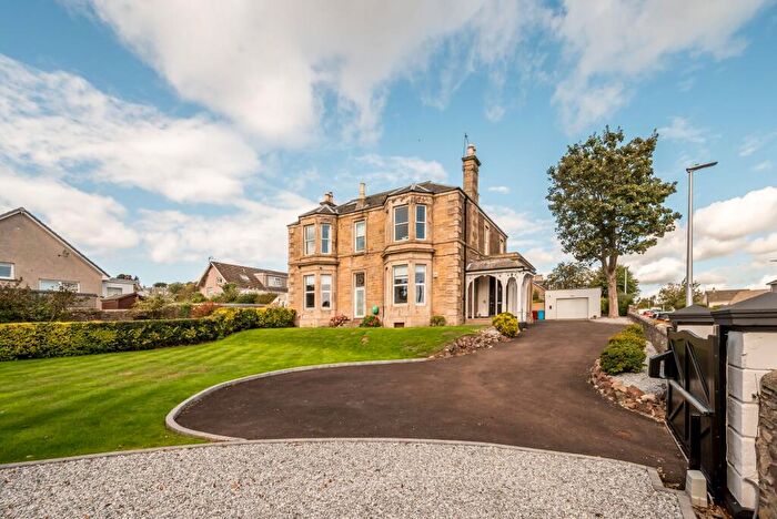 3 Bedroom Apartment For Sale In Campfield Road, Broughty Ferry, DD5