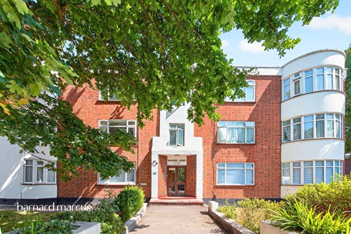 3 Bedroom Flat For Sale In Holders Hill Road, London, NW4