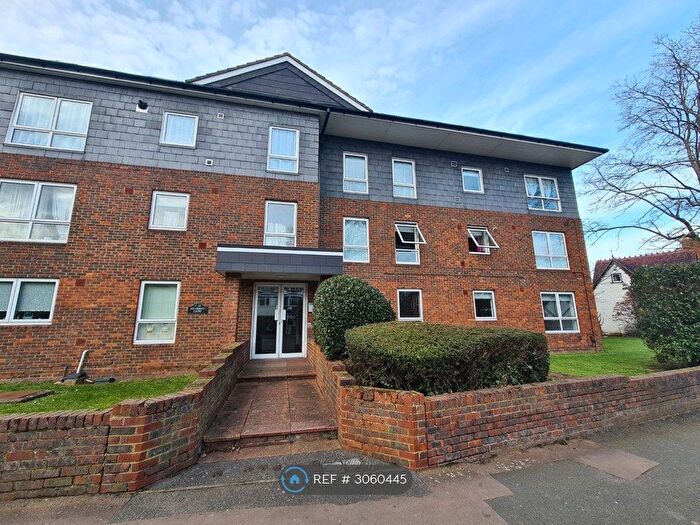 1 Bedroom Flat To Rent In The Avenue, Worcester Park, KT4