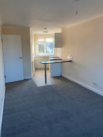 2 Bedroom Flat To Rent In Church Lane, Leeds, LS15