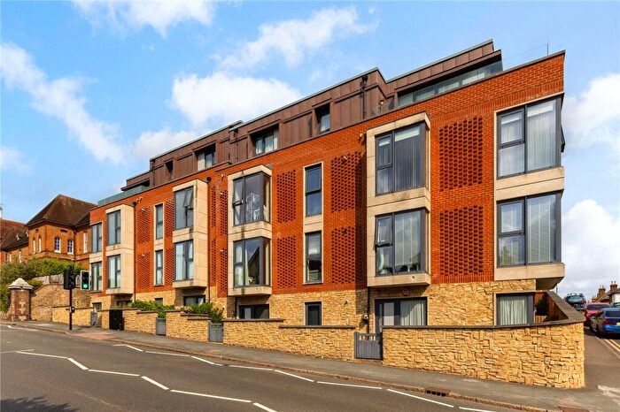 2 Bedroom Apartment For Sale In Denzil Road, Guildford, Surrey, GU2