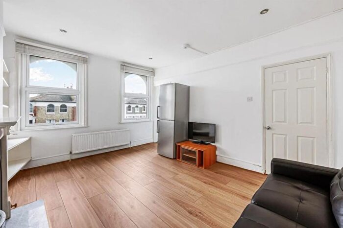 2 Bedroom Flat To Rent In Windsor Road, Ealing, London, W5