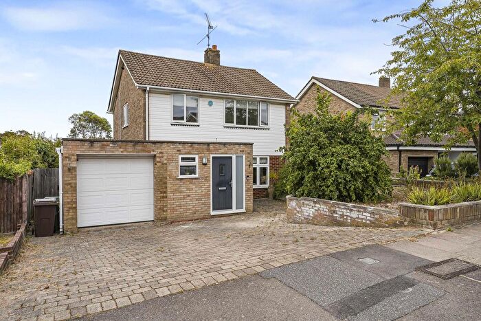 3 Bedroom Detached House For Sale In Cameron Road, Bromley, BR2