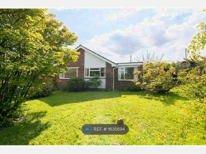 3 Bedroom Bungalow To Rent In Manor Park, Uckfield, TN22