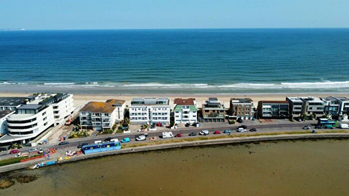 4 Bedroom Apartment To Rent In Banks Road, Sandbanks, BH13