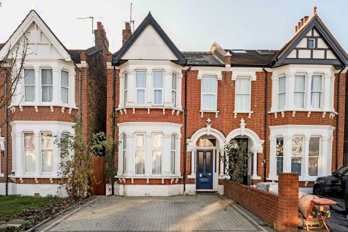 4 Bedroom Property To Rent In Bradley Gardens, London, W13
