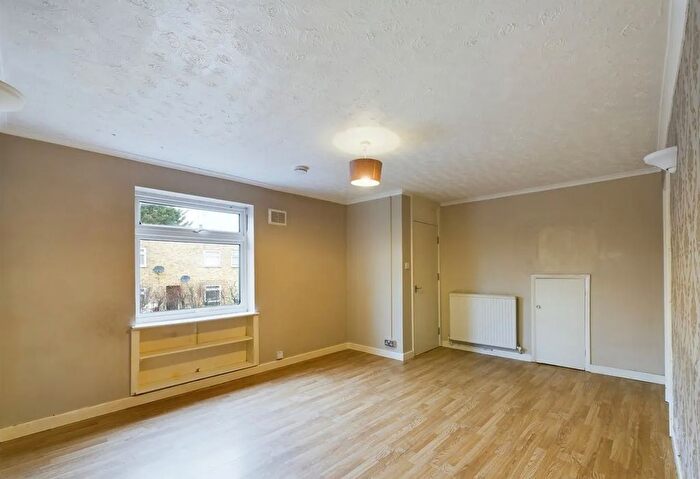 4 Bedroom End Of Terrace House To Rent In Honeysuckle Gardens, Hatfield, AL10