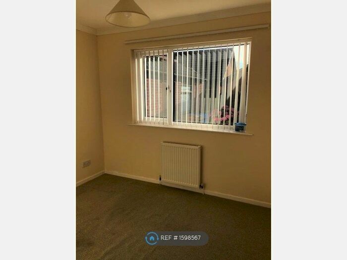 2 Bedroom Bungalow To Rent In Hunter Close, Preston, Hull, HU12