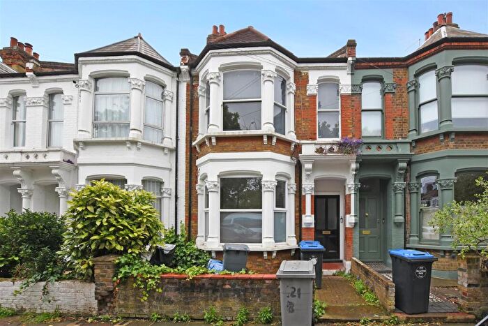 2 Bedroom Flat For Sale In Purves Road, Kensal Rise, NW10