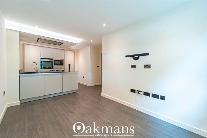 2 Bedroom Flat To Rent In Stratford Road, Shirley, Solihull, B90