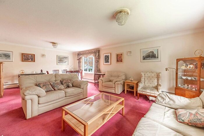 2 Bedroom Flat For Sale In Myrtleside Close, Northwood, HA6