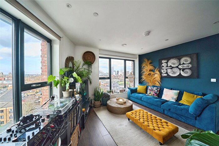 2 Bedroom Flat For Sale In Dipper Drive, London, London, E3