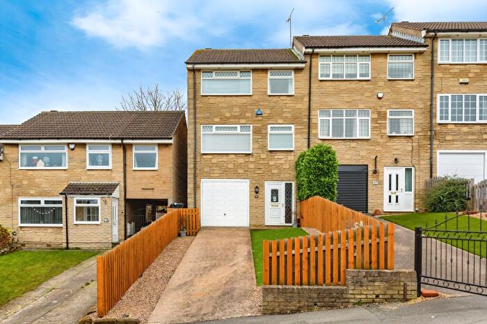 3 Bedroom Town House For Sale In Vauxhall Close, Sheffield, South Yorkshire, S9