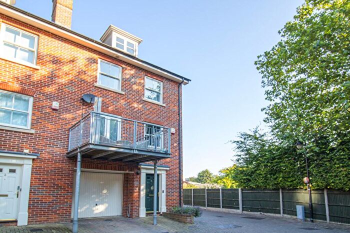 4 Bedroom End Of Terrace House For Sale In Four Bedroom Townhouse In Norwich, NR1