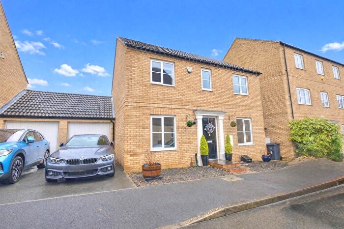 4 Bedroom Detached House For Sale In Hedgerow Lane, Northampton, NN3