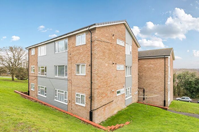 1 Bedroom Flat For Sale In The Pastures, High Wycombe, Buckinghamshire, HP13