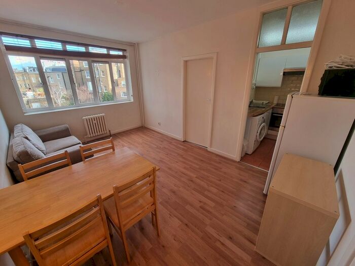 2 Bedroom Flat To Rent In Chepstow Court, Chepstow Crescent, Notting Hill, London W11