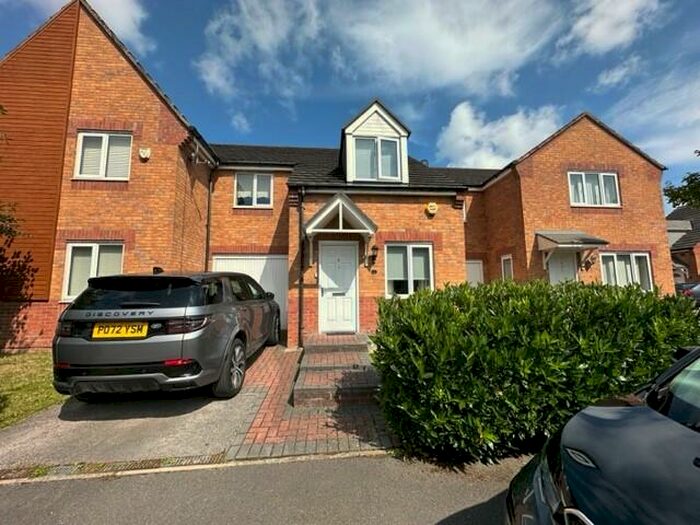 3 Bedroom Semi-Detached House To Rent In Palomar Close, L8